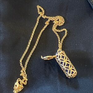 Aromatherapy Pendant Gold/ Diffuser Necklace - Women's Decorative Locket